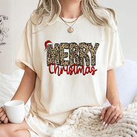 Animal Print Holiday Graphic Tee, Merry Christmas Leopard Print T-Shirt, Adorable Xmas Season Shirt, Festive Winter Family Top