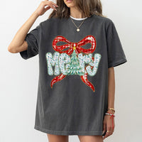 Coquette Bow Plaid Tree Shirt, Merry Christmas T-Shirt, Adorable Holiday Graphic Tee, Festive Winter Aesthetic T-Shirt for Women