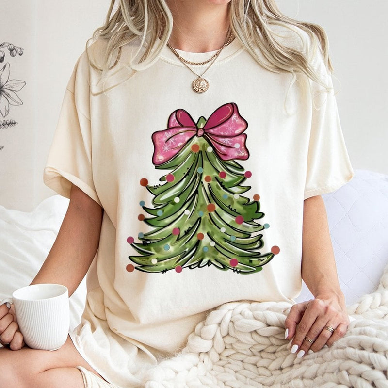 Retro Christmas Tree Shirt, Pink Bow Christmas Tree T-Shirt, Adorable Coquette Holiday Tee, Festive Tree Graphic T-Shirt, Xmas Present for Women