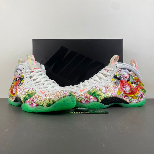 Low Top Sneakers, White Green Colorway, Lace Up Design, Casual Gift for Sneaker Fans
