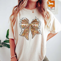Coquette Aesthetic Holiday Graphic Tee, Gingerbread Bow Christmas T-Shirt, Adorable Xmas Cookie Shirt, Girly Festive Winter Party Tee