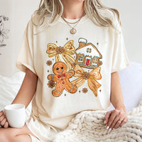 Coquette Christmas Bow Graphic Tee, Gingerbread Man T-Shirt, Adorable Pink Holiday Baking Shirt, Retro Xmas Aesthetic Present for Her