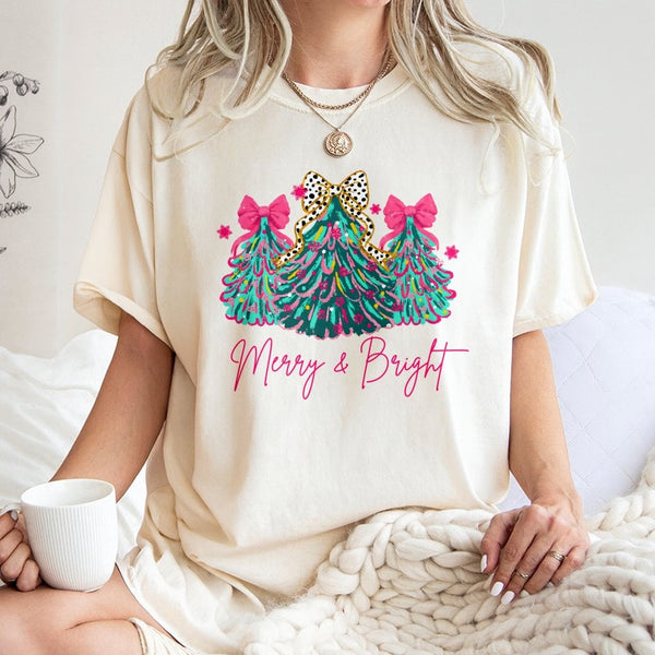 Pink Bow Tree Holiday Graphic Tee, Merry and Bright Christmas T-Shirt, Adorable Coquette Xmas Shirt, Pastel Winter Season Top