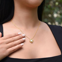 Mom Love Knot Pendant, Mother Daughter Love Knot Necklace, 18k Gold Love Knot Jewelry, Meaningful Birthday Christmas Present for Mom