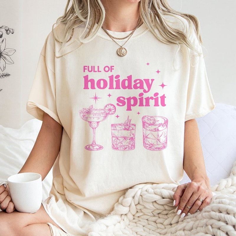 Pink Christmas Cocktail T-Shirt, Full of Holiday Spirit Shirt, Adorable Holiday Drinking Shirt, Retro Xmas Graphic Tee, Christmas Present for Her