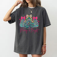 Pink Bow Tree Holiday Graphic Tee, Merry and Bright Christmas T-Shirt, Adorable Coquette Xmas Shirt, Pastel Winter Season Top