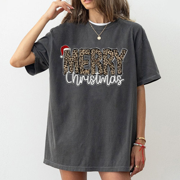 Santa Hat Holiday Graphic T-Shirt, Leopard Print Merry Christmas T-Shirt, Adorable Cheetah Winter Tee, Festive Xmas Graphic T