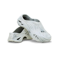Echo Watercolor Marbled Wave Clogs - Black / White