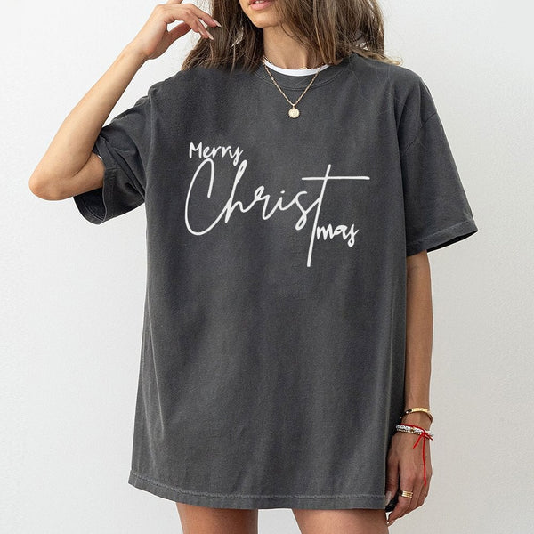 Script Lettering Christmas Shirt, Minimalist Merry Christmas T-Shirt, Simple Holiday Graphic Tee, Festive Christmas T-Shirt, 