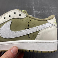 Low Top Golf Shoes, White Black Green Colorway, Reverse Hook Design, Lace Up Design, Casual Gift for Shoe Lovers