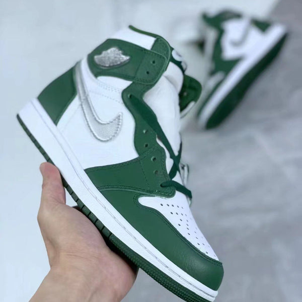 Low Top Sneakers, White Green Colorway, Lace Up Design, Casual Gift for Sneaker Fans