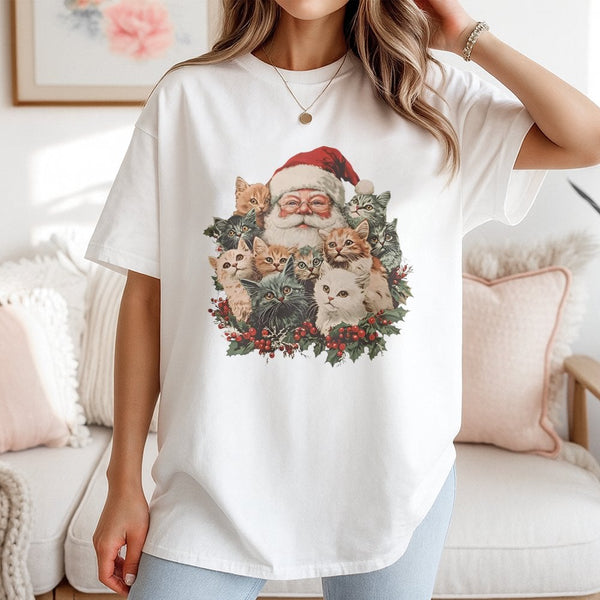 Adorable Vintage Christmas Kittens Graphic Tee, Santa Claus Cats T-Shirt, Retro Holiday Cat Lover Shirt, Festive Winter Cat T