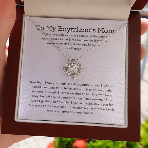 Bonus Mom Love Knot Necklace, Boyfriend Mom Necklace, Mother of Boyfriend Present Necklace, Second Mom Christmas Present, Fut