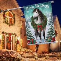 Winter Wreath Equestrian Yard Flag, Horse Merry Christmas Garden Flag, Holiday Farmhouse Lawn Banner, Horse Lover Outdoor Decor