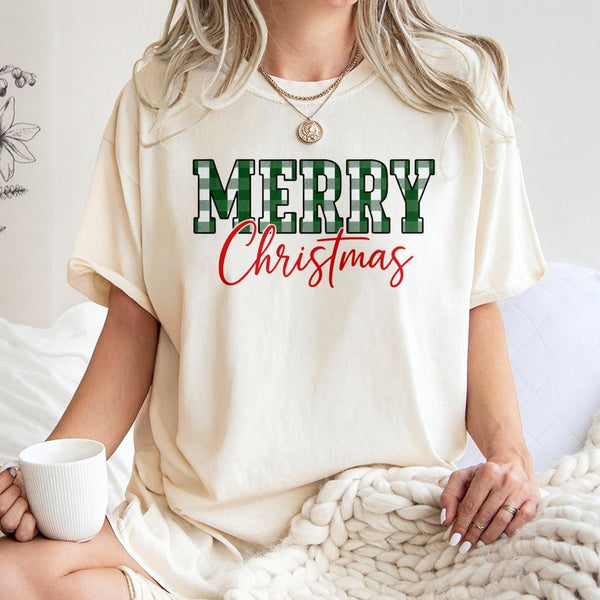 Green Buffalo Plaid Christmas Shirt, Merry Christmas T-Shirt, Retro Holiday Graphic Tee, Festive Winter Season Crewneck T-Shi