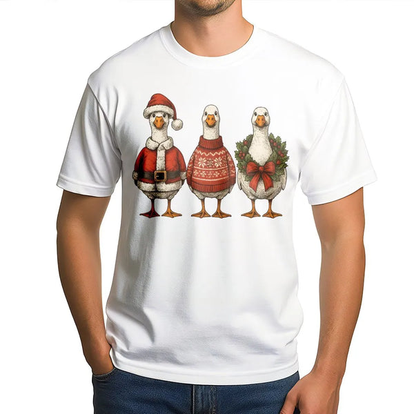 Humorous Santa Bird Graphic Tee, Christmas Goose T-Shirt, Adorable Holiday Goose Shirt, Retro Winter Animal Aesthetic T-Shirt