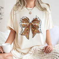 Coquette Aesthetic Holiday Graphic Tee, Gingerbread Bow Christmas T-Shirt, Adorable Xmas Cookie Shirt, Girly Festive Winter Party Tee