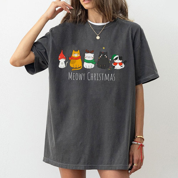 Adorable Festive Cat Holiday Shirt, Meowy Christmas T-Shirt, Humorous Cat Lover Christmas Shirt, Xmas Kitten Graphic Tee, Com